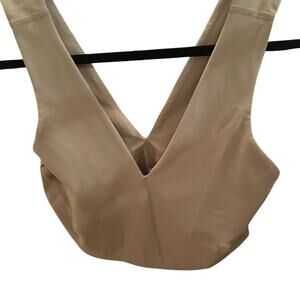 Beige/green Sleeveless Top